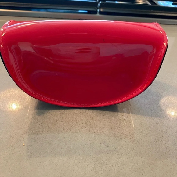 Moschino red patten leather sunglasses case - Picture 5 of 12